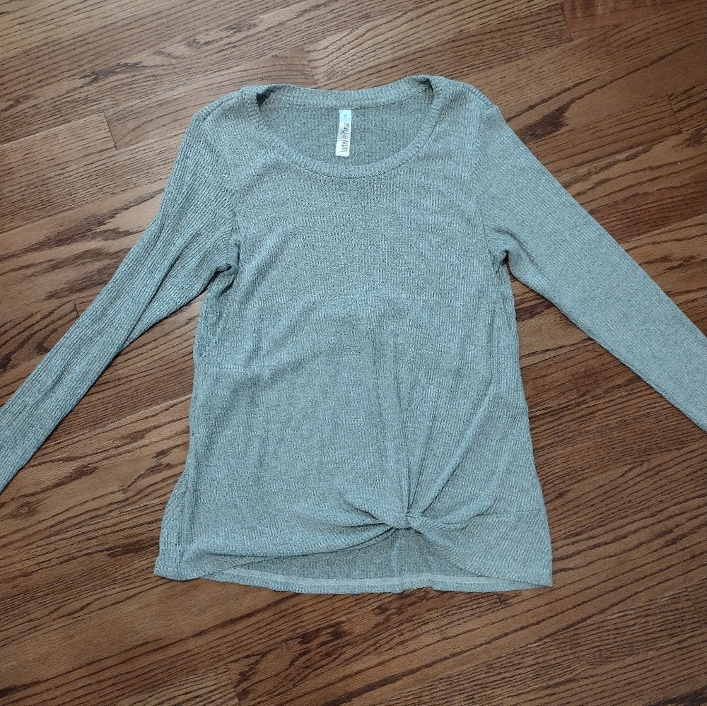 LM twist front top
